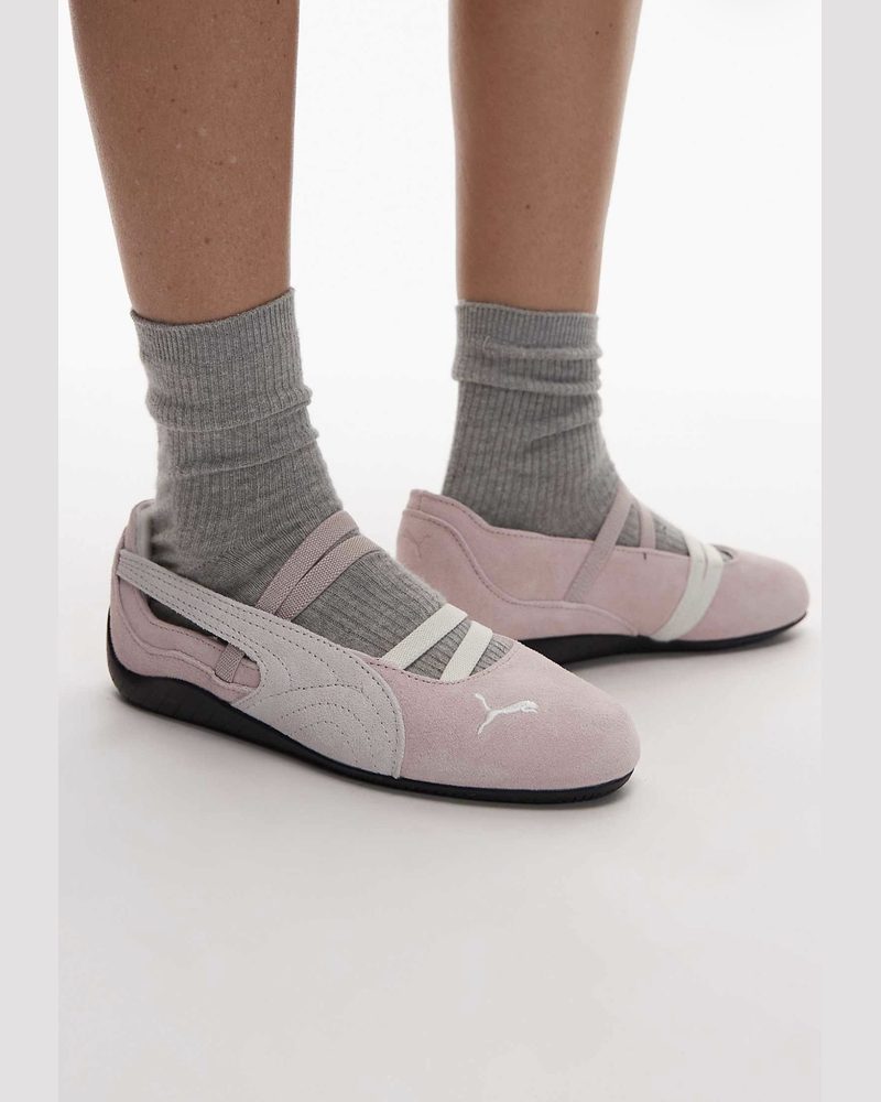 Puma pembe süet babet, gri çorapla